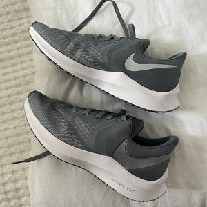 NWOT Nike Women's Zoom Winflo 6 Running Shoes, size 8.5